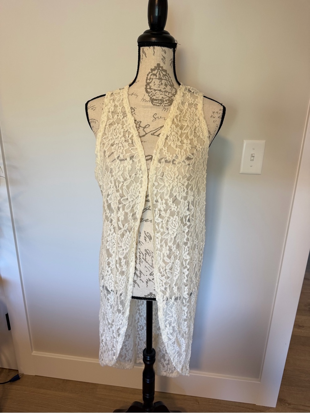 Lace Sleeveless Duster Vest